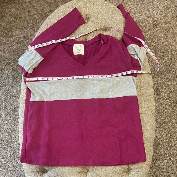 Brushed Knit Colorblock Top‎ - Picture 11 of 12